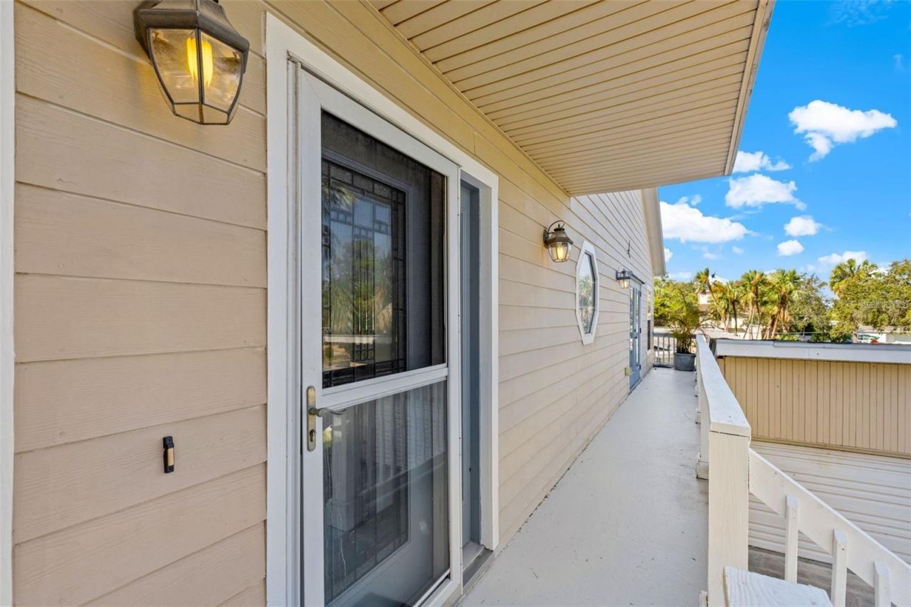 1902 Arrowhead Drive Ne, Saint Petersburg, FL 33703 Photo