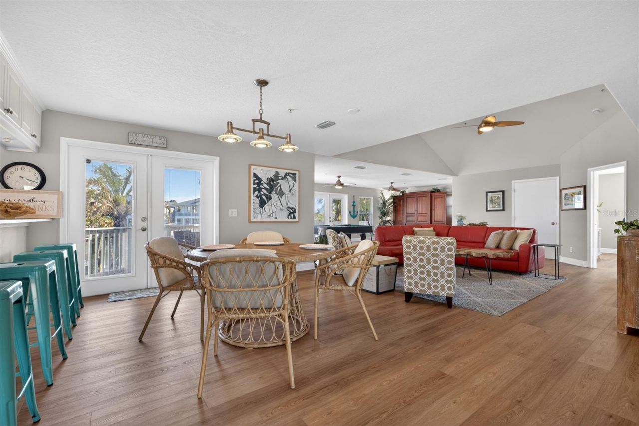 1902 Arrowhead Drive Ne, Saint Petersburg, FL 33703 Photo