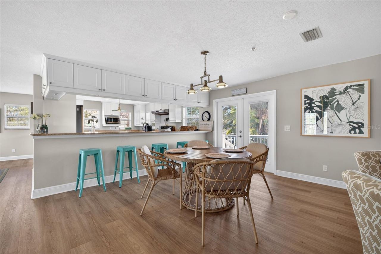 1902 Arrowhead Drive Ne, Saint Petersburg, FL 33703 Photo