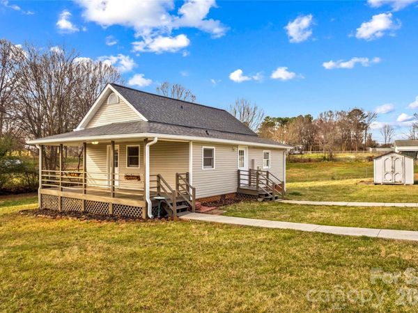 126 W Thomas Street , Troutman, NC 28166
