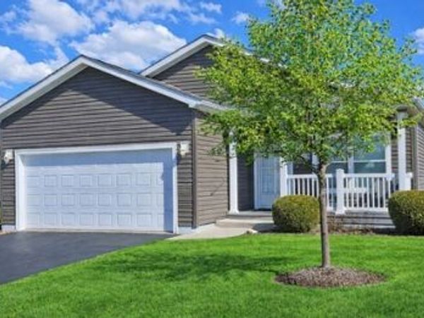 1521 Meadow View Lane , Grayslake, IL 60030