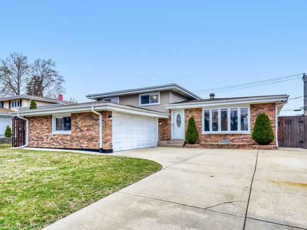 8507 Blue Ridge Avenue , Hickory Hills, IL 60457