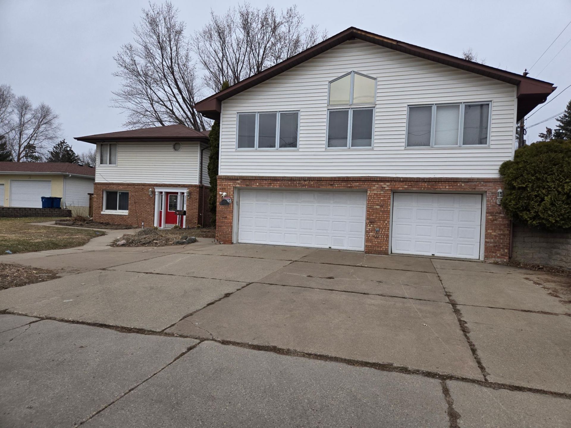 2100 Wentworth Avenue, South Saint Paul, MN 55075