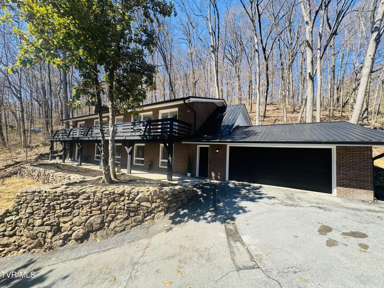 2 Rovan Circle, Johnson City, TN 37601 Main Photo