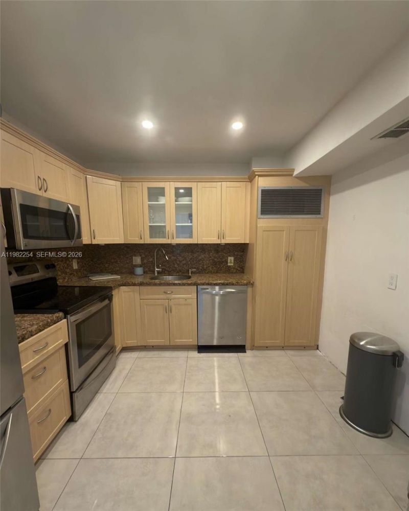 2851 NE 183rd St, Unit 212E, Aventura, FL 33160 Photo