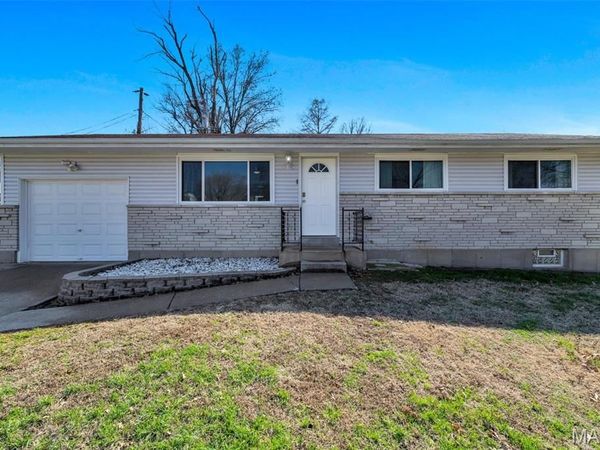 10508 Scotland Drive, St Louis, MO 63114