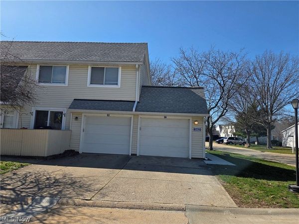 5463 Millwood Lane , Unit 42-C, Willoughby, OH 44094