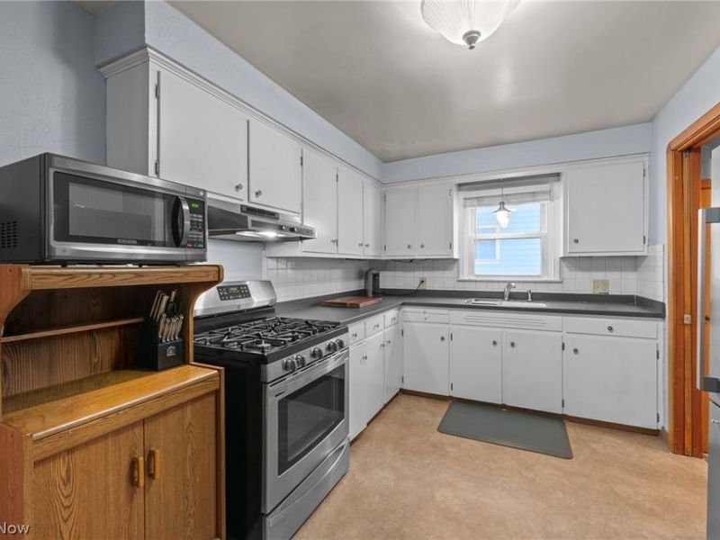 13406 Lakewood Heights Boulevard, Lakewood, OH 44107 Photo 7