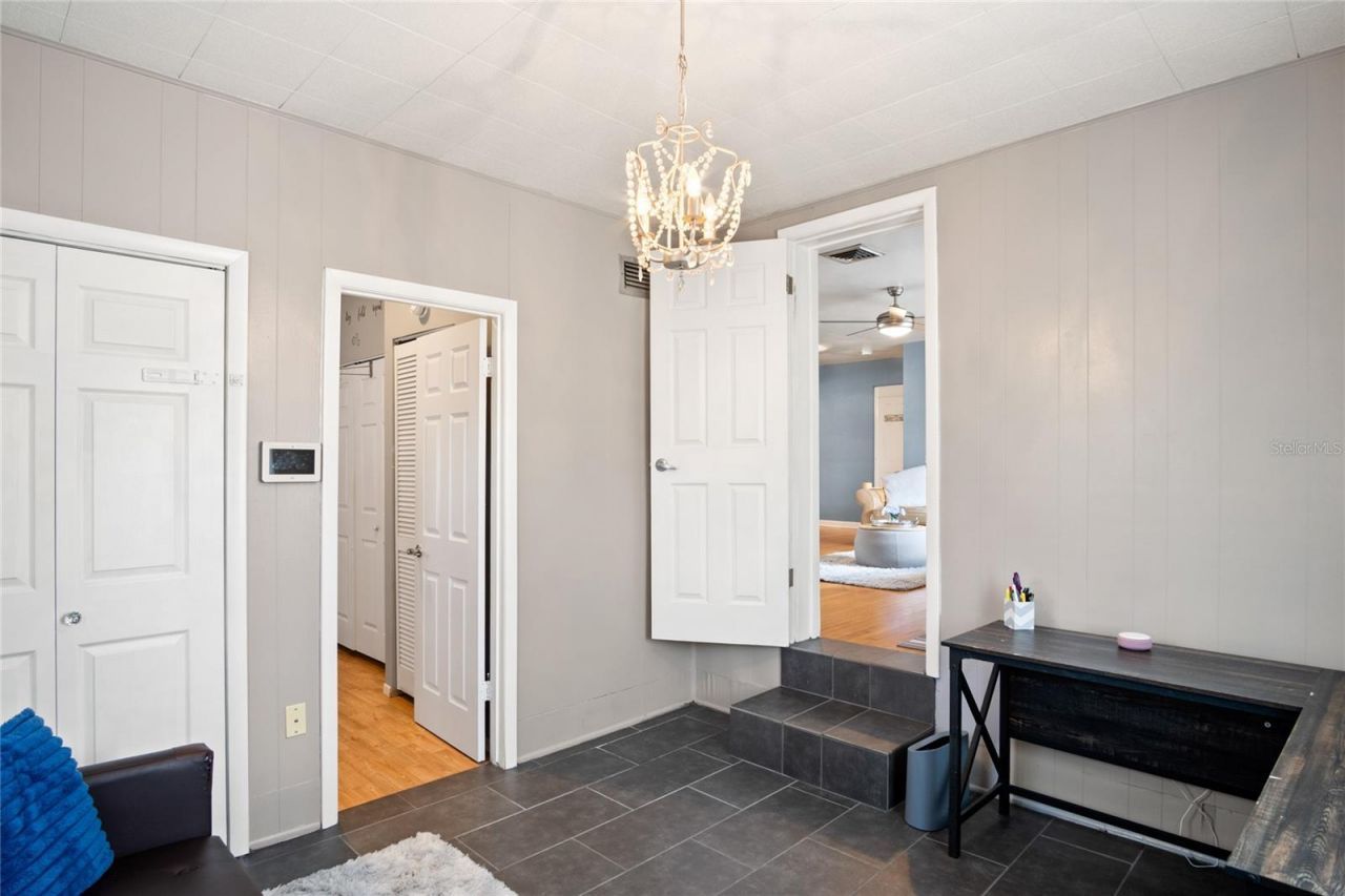 527 Meridale Avenue, Orlando, FL 32803 Photo