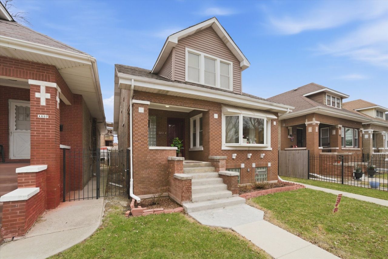 1653 N Parkside Avenue, Chicago, IL 60639 Main Photo