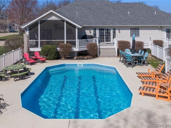 374 Fawn Meadows Drive, Linn Creek, MO 65052