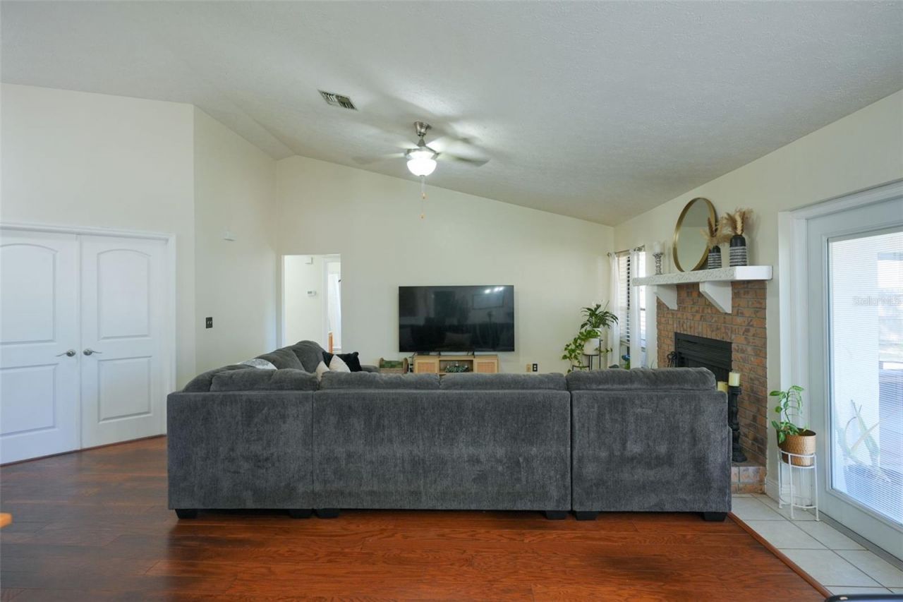 4136 Spring Way Cir , Valrico, FL 33596 Photo