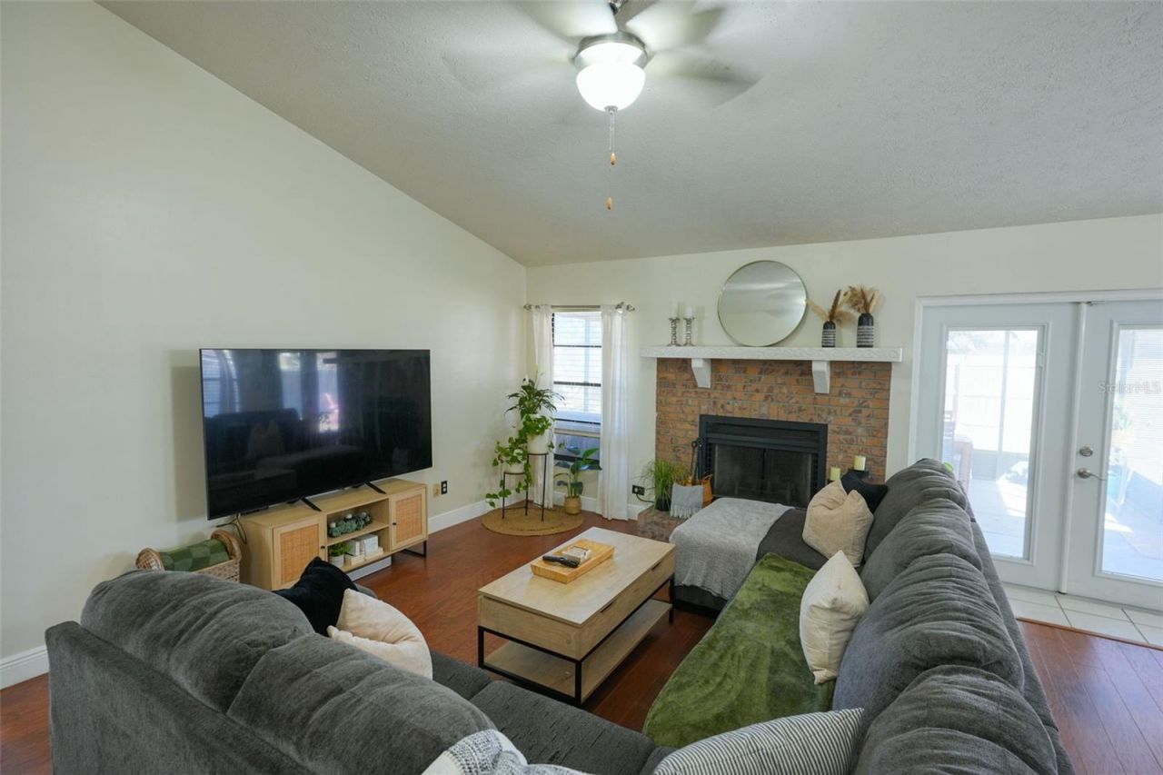 4136 Spring Way Cir , Valrico, FL 33596 Photo