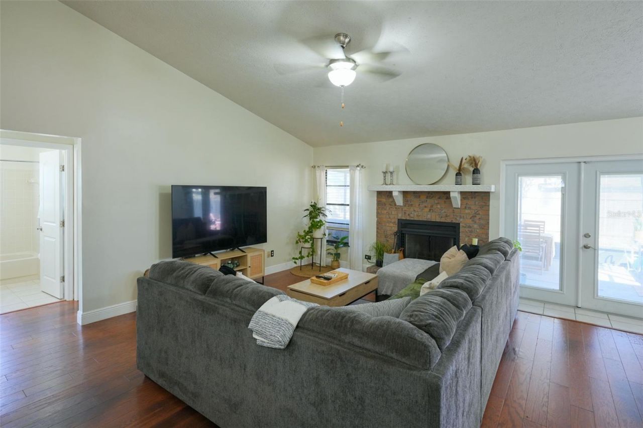 4136 Spring Way Cir, Valrico, FL 33596 Photo