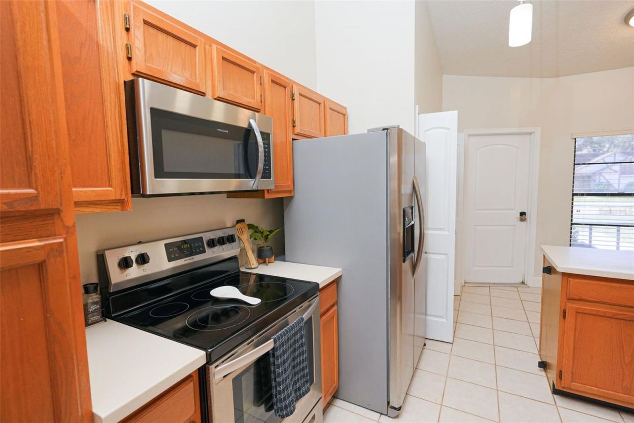 4136 Spring Way Cir, Valrico, FL 33596 Photo