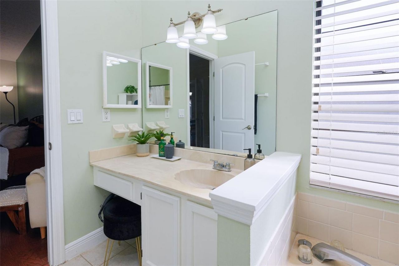 4136 Spring Way Cir, Valrico, FL 33596 Photo