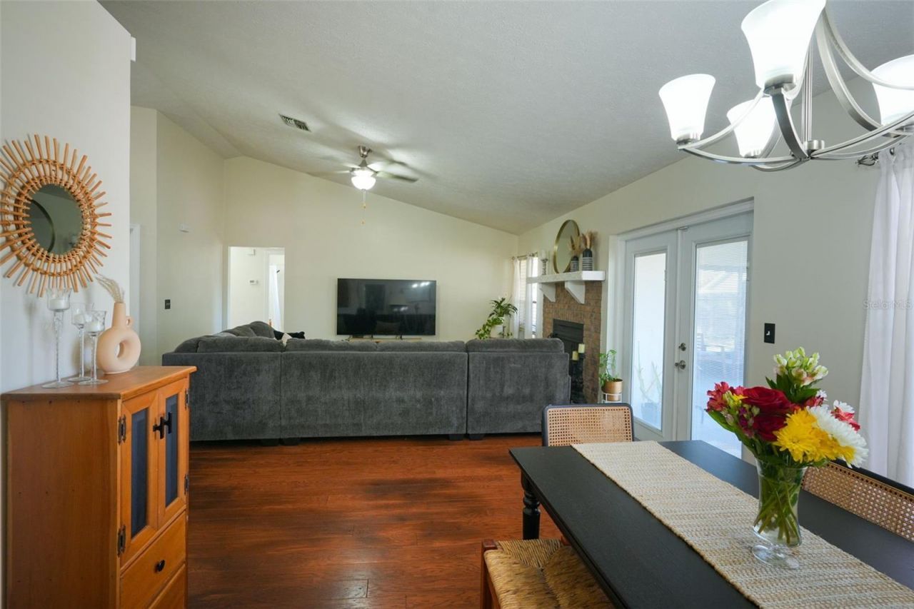 4136 Spring Way Cir, Valrico, FL 33596 Photo