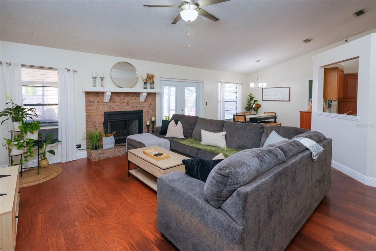 4136 Spring Way Cir , Valrico, FL 33596 Photo