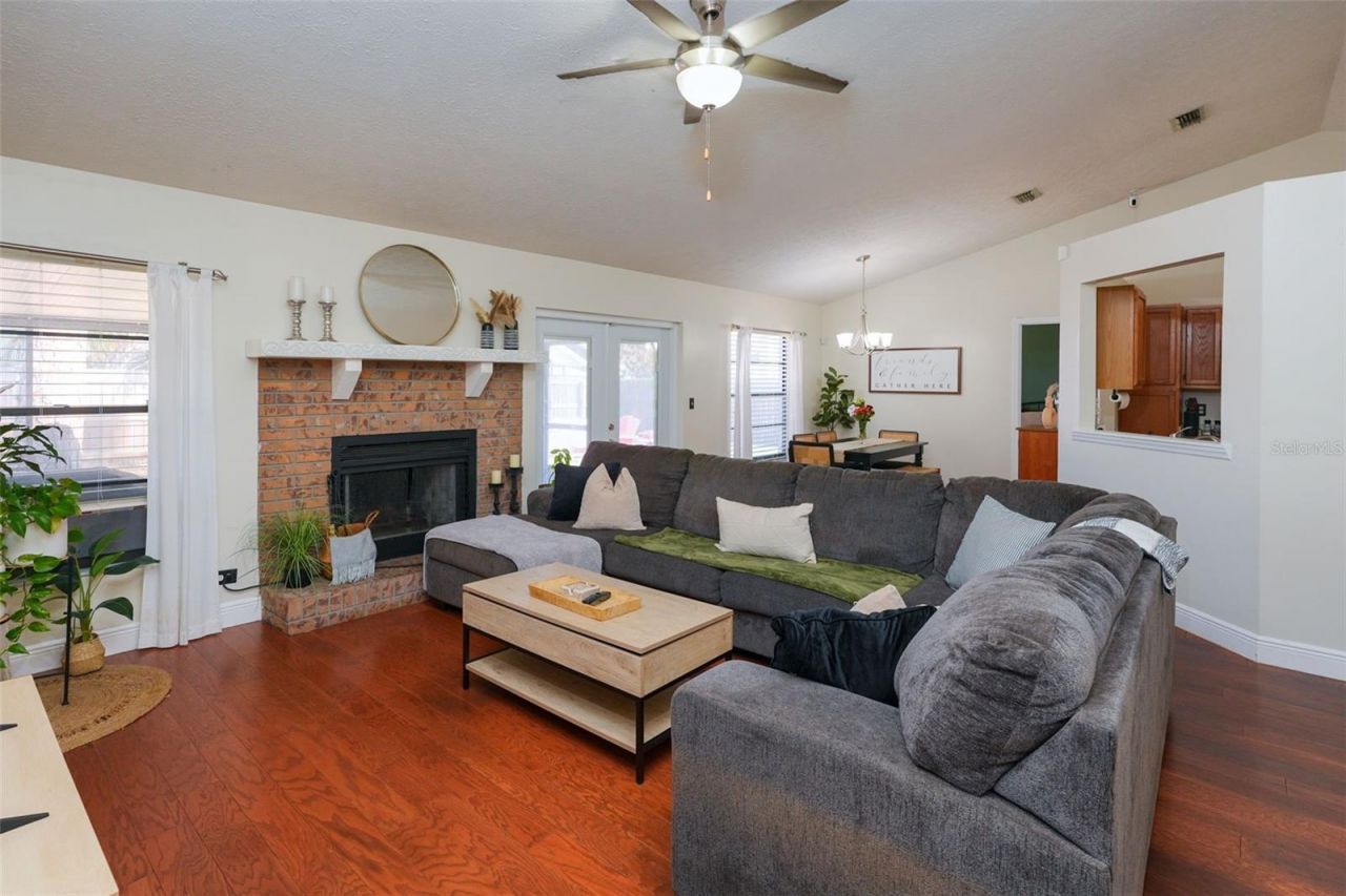 4136 Spring Way Cir , Valrico, FL 33596 Photo