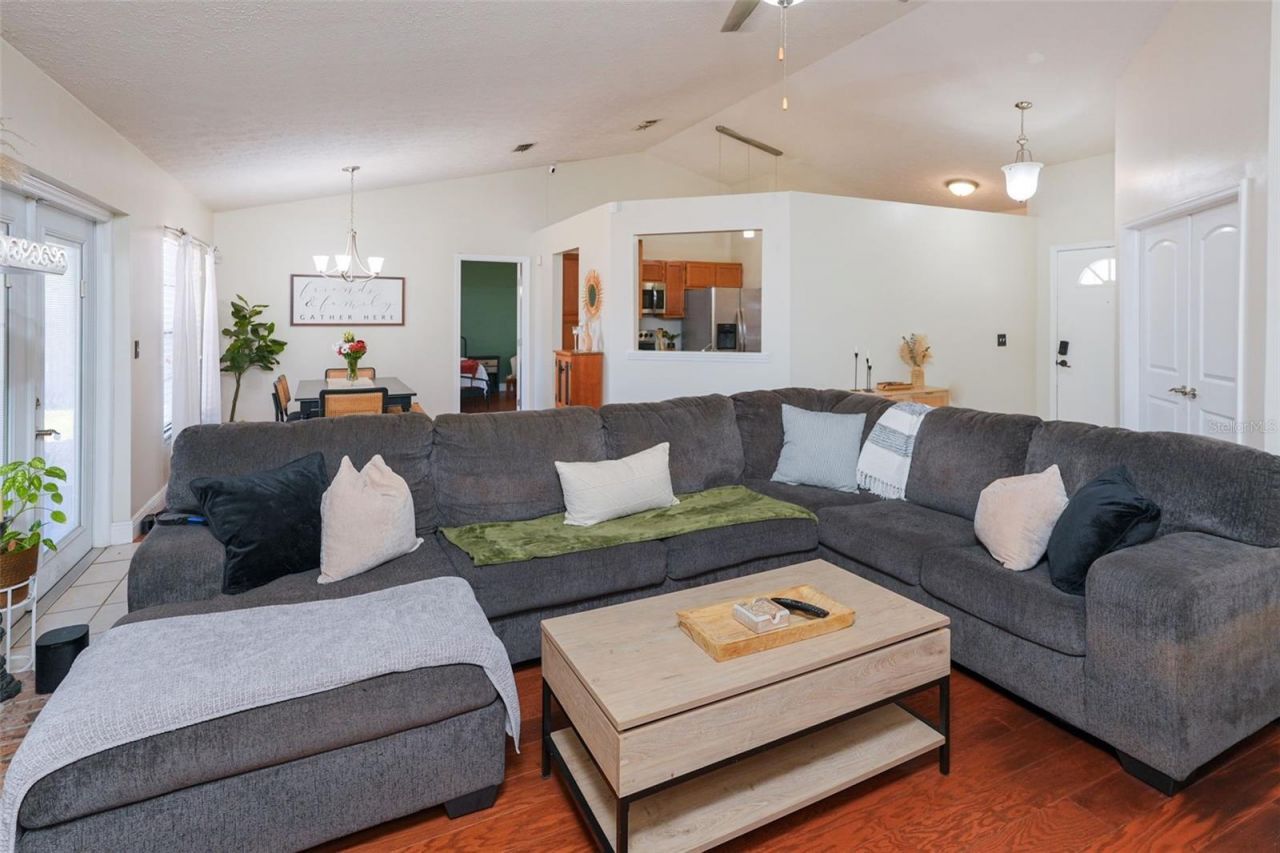 4136 Spring Way Cir , Valrico, FL 33596 Photo