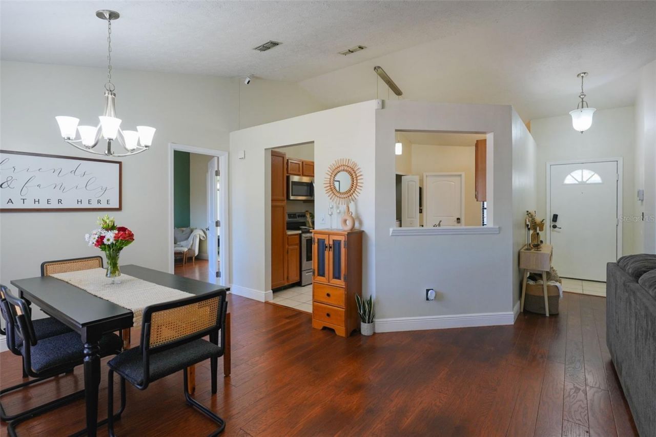 4136 Spring Way Cir, Valrico, FL 33596 Photo