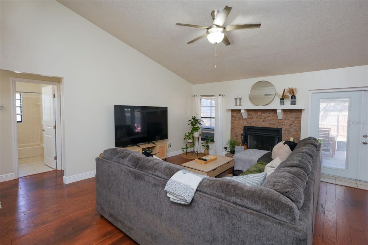 4136 Spring Way Cir , Valrico, FL 33596 Photo