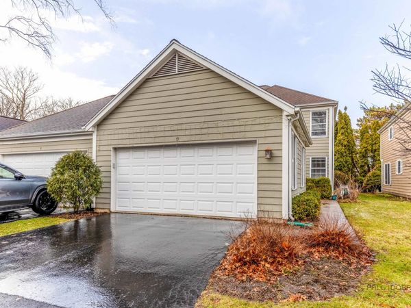 12 Sommerset Lane , Lincolnshire, IL 60069