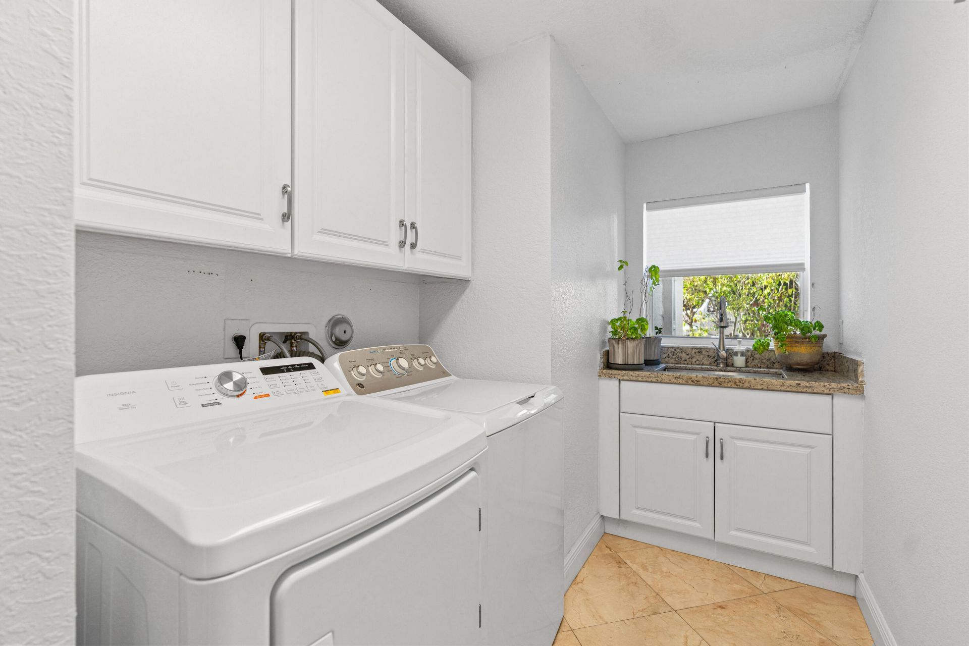 4918 SW 195th Ter, Miramar, FL 33029 Photo