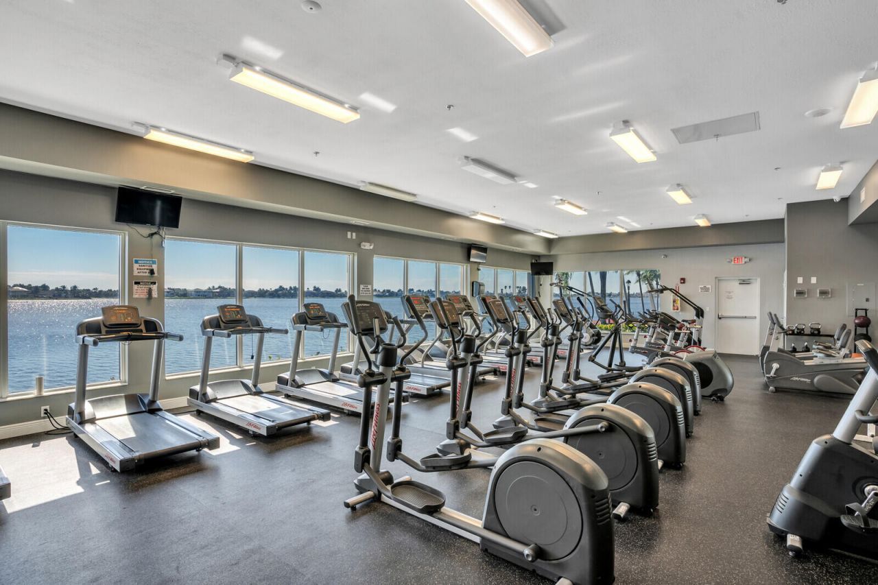 4918 SW 195th Ter, Miramar, FL 33029 Photo