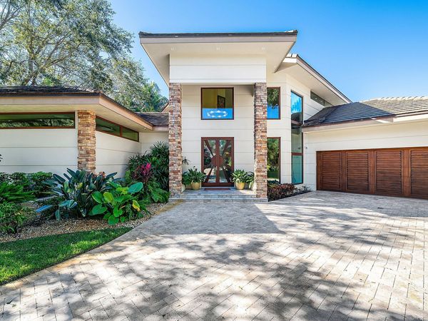 18163 SE Ridgeview Dr, Tequesta, FL 33469