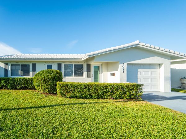 2095 SW 14 Avenue SW, Boynton Beach, FL 33426