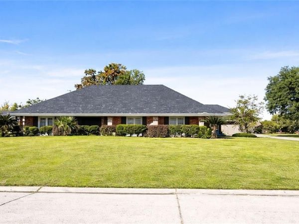 2711 CEDARLAWN Drive , Marrero, LA 70072