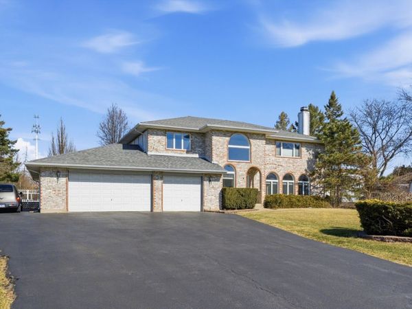 1 Longwood Way , Lemont, IL 60439