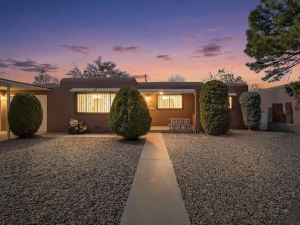 1025 Arizona Street SE, Albuquerque, NM 87108