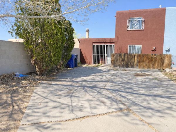 215 La Vida Nueva Del Oeste SW, Albuquerque, NM 87105