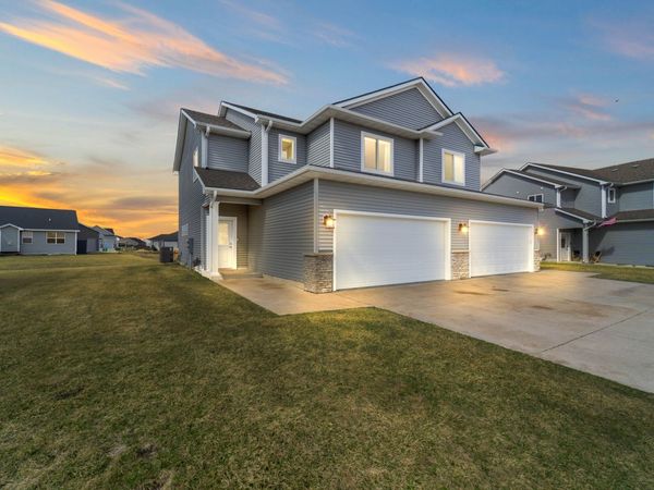 900 Kinney Circle NE, Bondurant, IA 50035