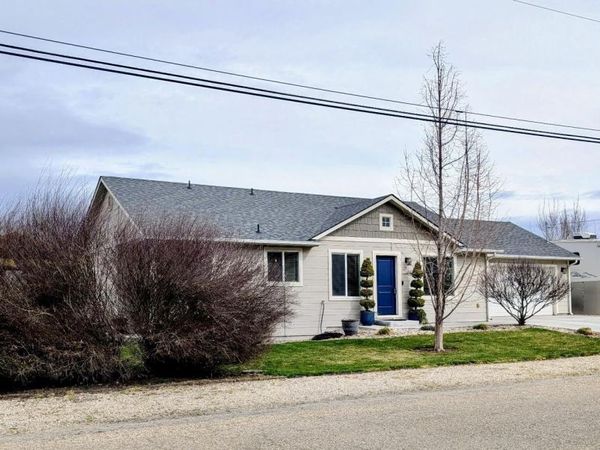 1518 E Florida Ave, Nampa, ID 83686