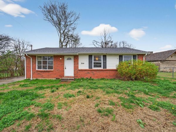 304 Walker St , Clarksville, TN 37042
