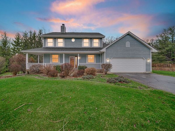 692 Harvest Road , Valparaiso, IN 46383