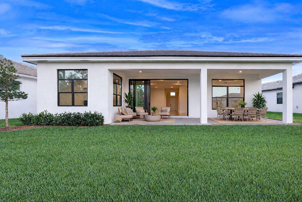 2293 SE Canopy Cove Lane, Port Saint Lucie, FL 34984 Photo