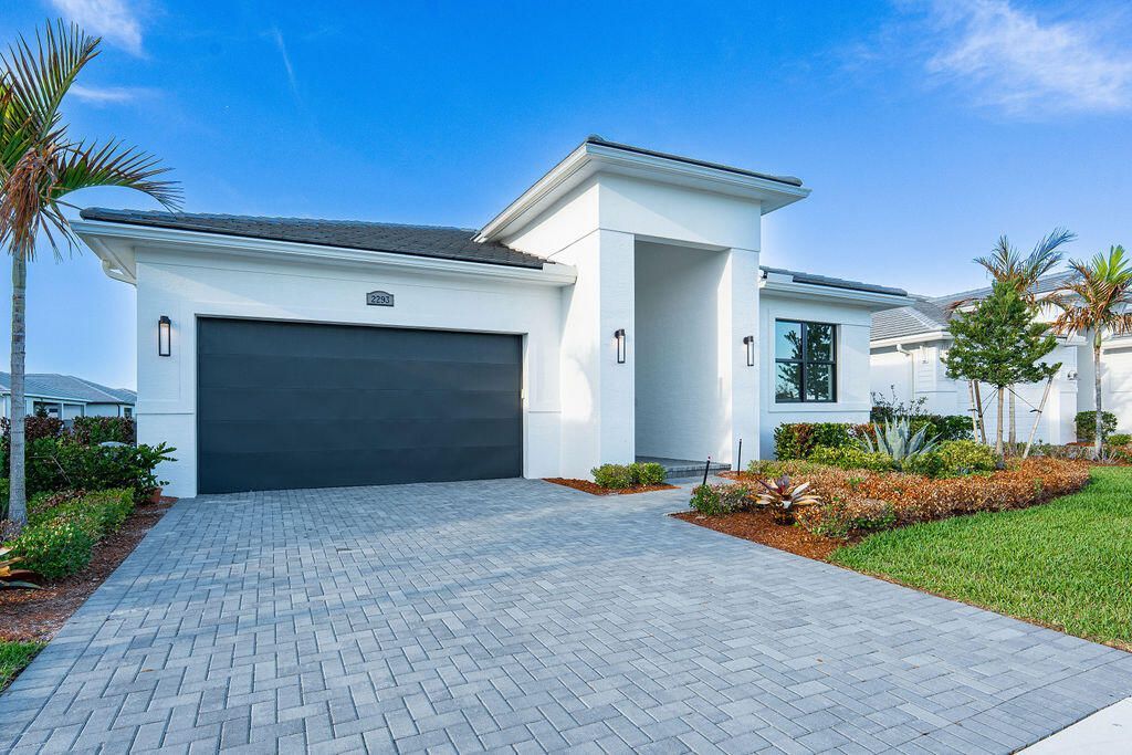 2293 SE Canopy Cove Lane, Port Saint Lucie, FL 34984 Photo