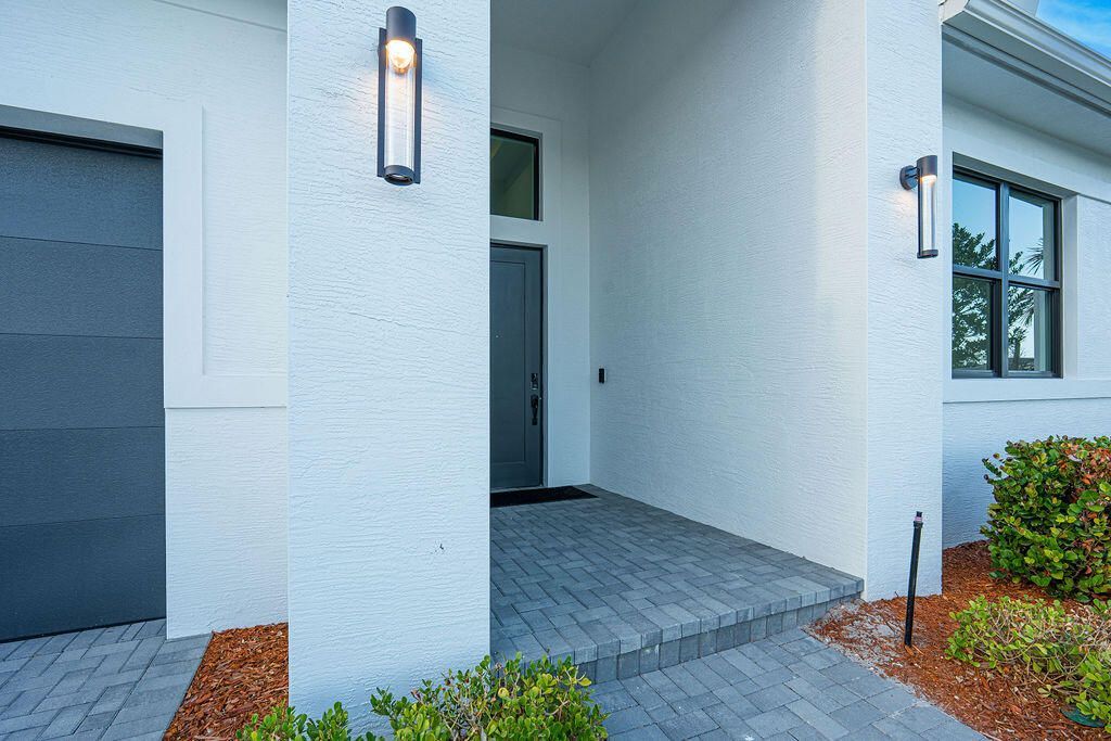 2293 SE Canopy Cove Lane, Port Saint Lucie, FL 34984 Photo