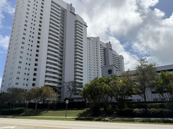 15051 Royal Oaks Lane, Unit 1603, North Miami, FL 33181