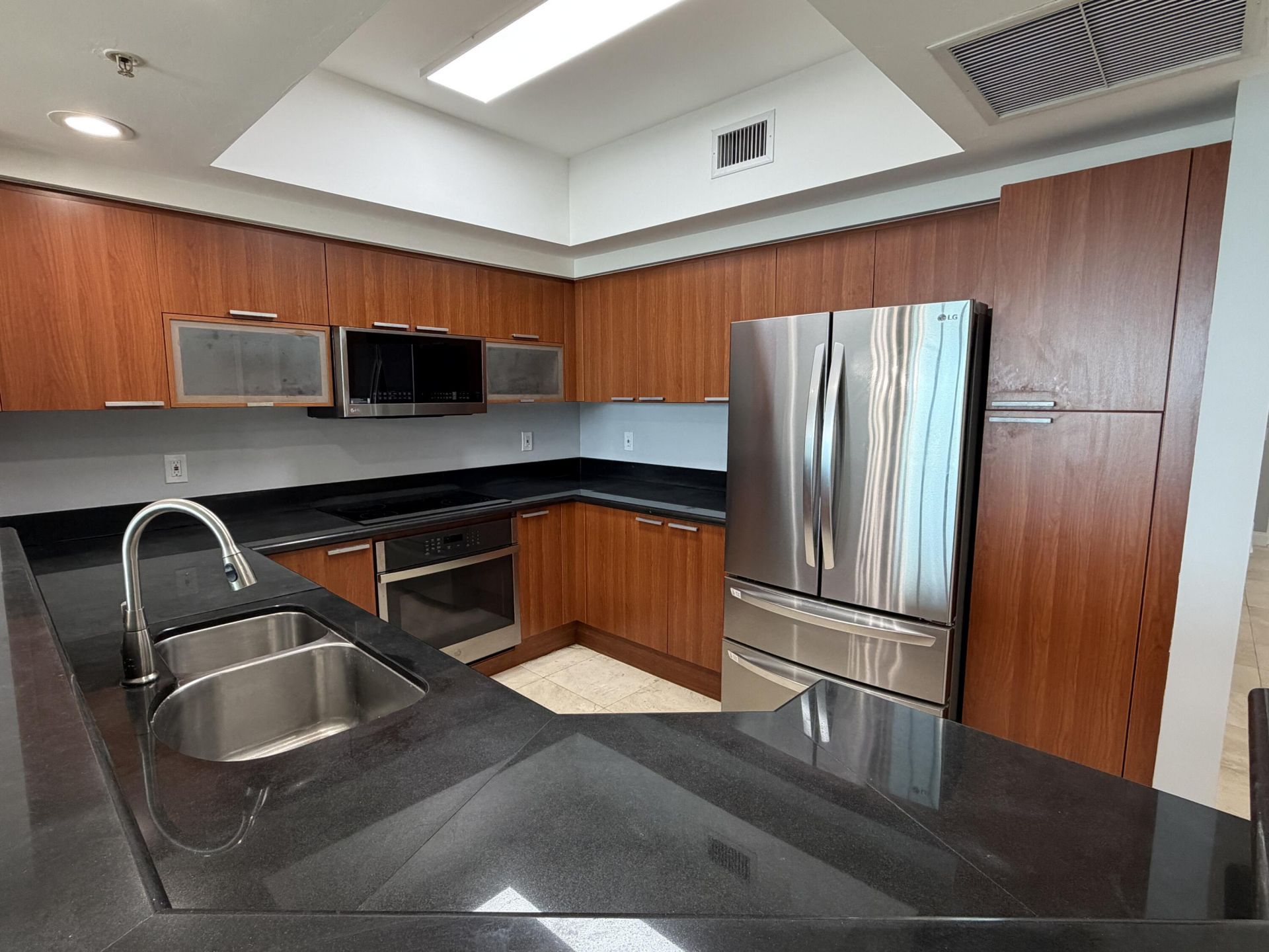 15051 Royal Oaks Lane, Unit 1603, North Miami, FL 33181 Photo