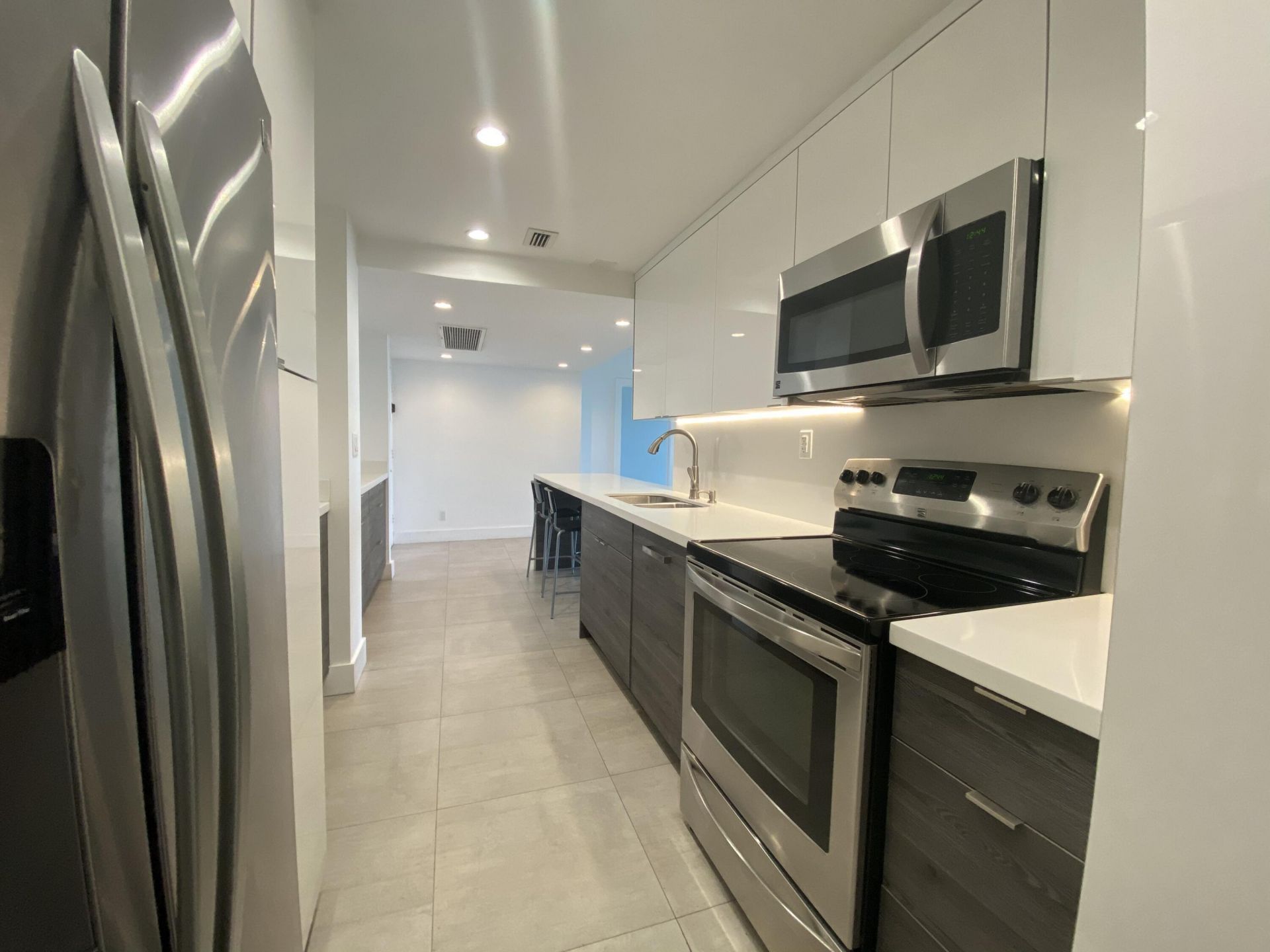 5401 Collins Avenue, Unit 620, Miami Beach, FL 33140 Photo