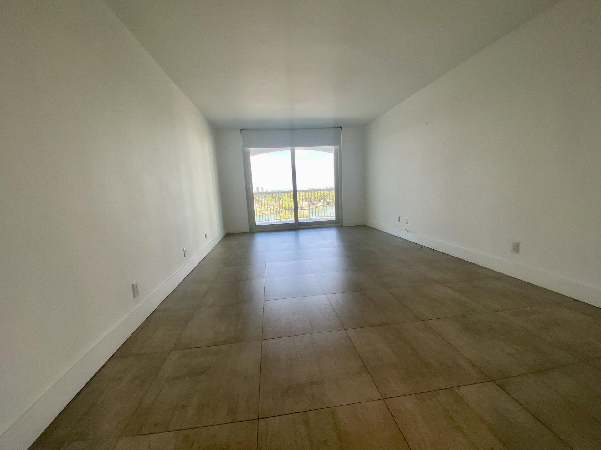 5401 Collins Avenue, Unit 620, Miami Beach, FL 33140 Photo