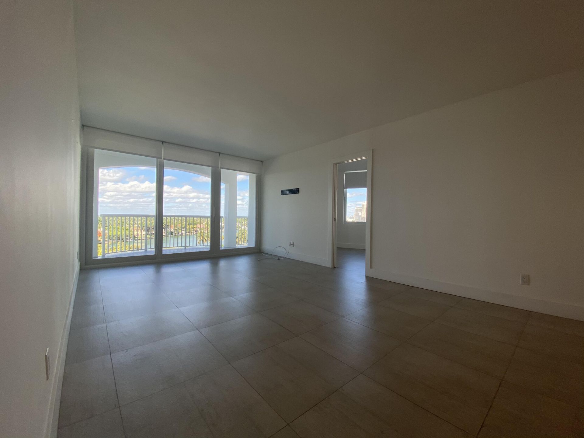 5401 Collins Avenue, Unit 620, Miami Beach, FL 33140 Photo