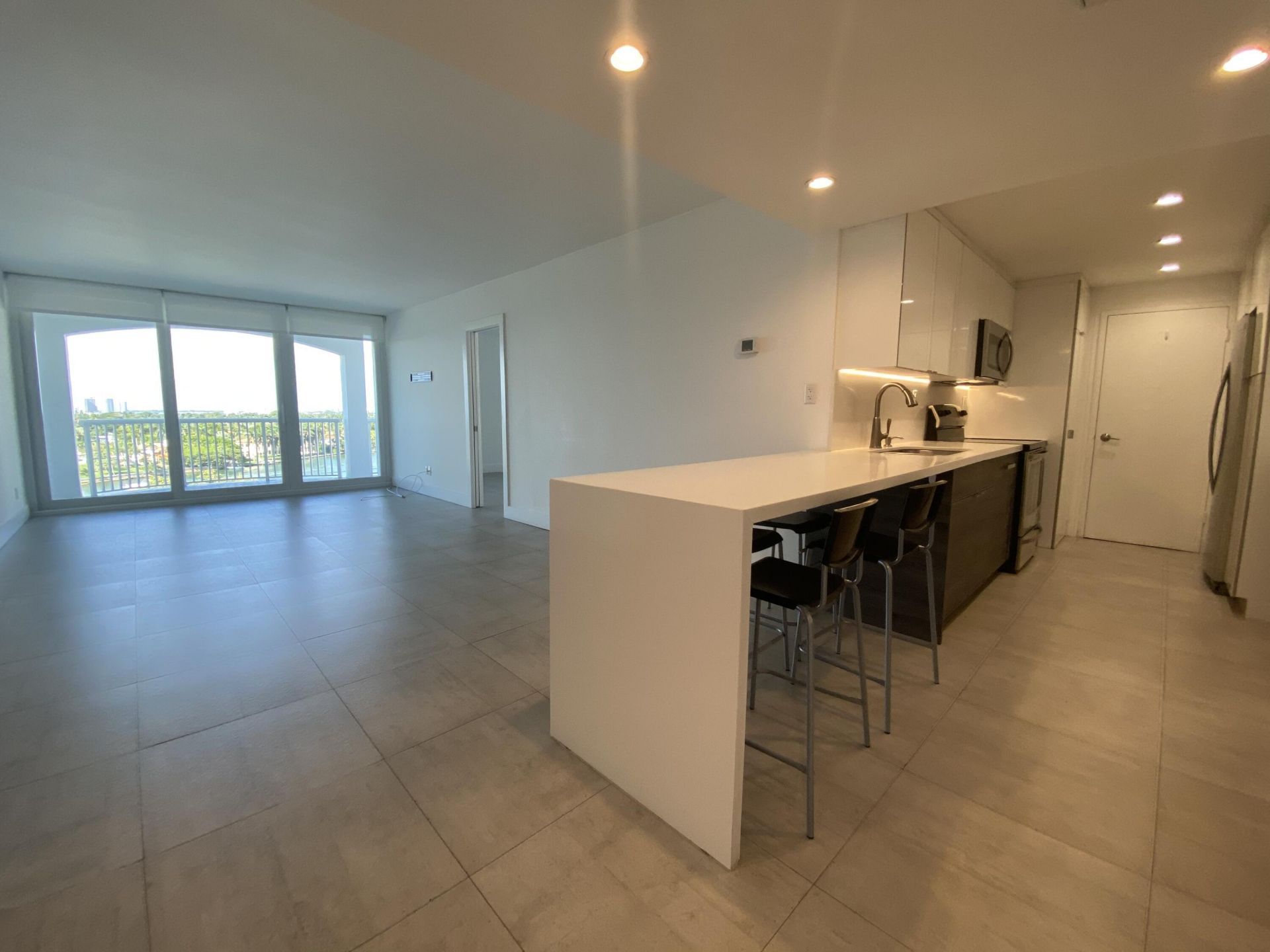 5401 Collins Avenue, Unit 620, Miami Beach, FL 33140 Photo