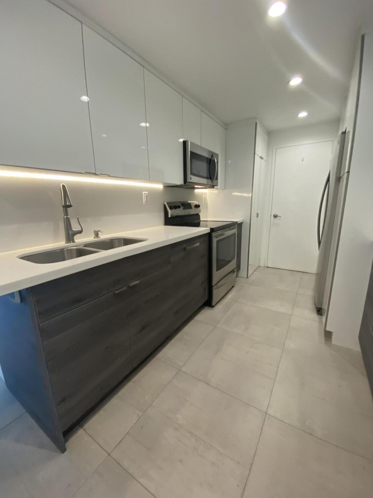 5401 Collins Avenue, Unit 620, Miami Beach, FL 33140 Photo