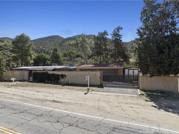 11950 Sierra Hwy, Agua Dulce, CA 91390